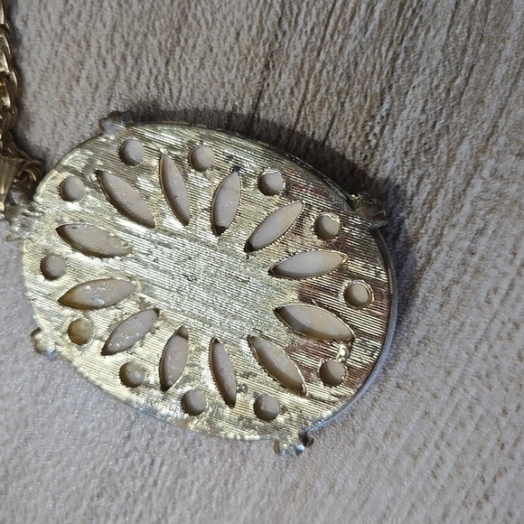 Vintage Porcelin Floral-violet Pendant Necklace On Chunky Gold Tone Chain💫 - Picture 3 of 5